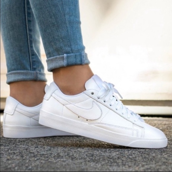 NEW Nike Blazer Low LE - Picture 2 of 7